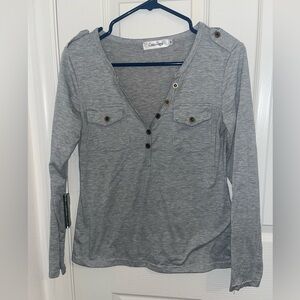 Coeur De Vague women long sleeves gray v neck shirt medium